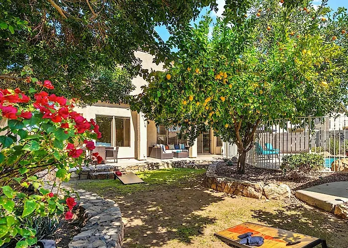 Orange Blossom Hideaway *